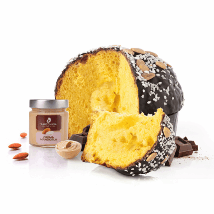 Panettone alla mandorla ricoperto al cioccolato fondente
